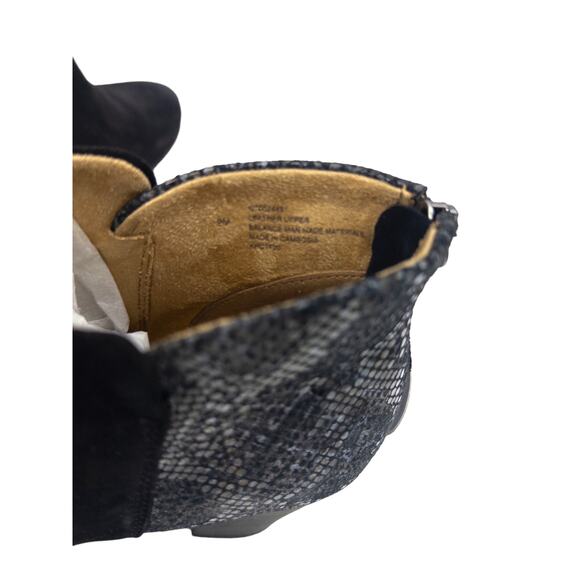 Comfortiva Norby True Black Snake Heeled Ankle Boots Booties 9 Women's - Picture 3 of 9